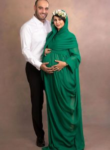 عکس بارداری یاسمینا باهر با لباس سبز و همسرش