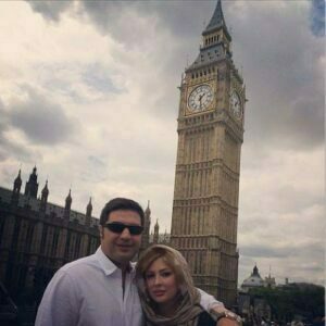 تصویری از نیوشا ضیغمی در کنار همسرش در لندن