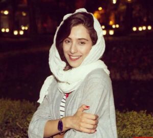 آناهیتا افشار با روسری سفید