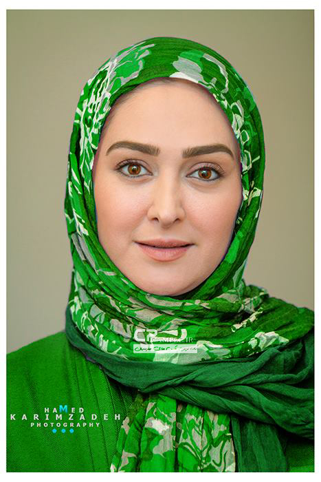 عکس های بدون آرایش الهام حمیدی با شال و لباس سبز