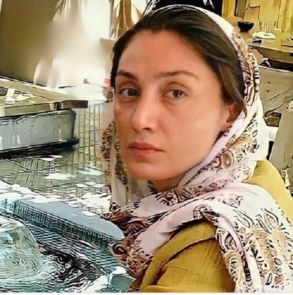 عکس های بدون آرایش هدیه تهرانی با شال سفید