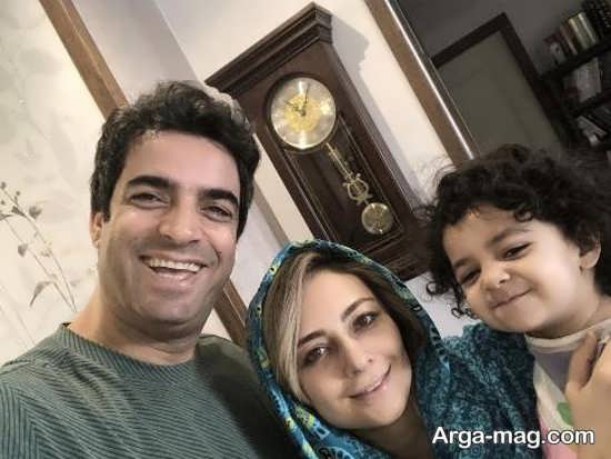 سلفی یکتا ناصر با روسری آبی در کنار همسرش منوچهر هادی و دخترش صوفیا - عکس های بدون آرایش یکتا ناصر
