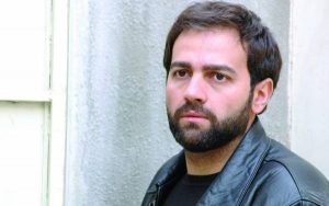 تیپ مشکی آرش مجیدی از بازیگران مرد ایرانی بالای 40 سال