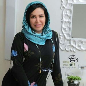 فلور نظری از بازیگران زن متولد ماه بهمن 