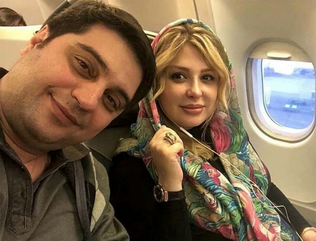 نیوشا ضیغمی با شال گل گلی و همسرش در هواپیما - مهریه نیوشا ضیغمی