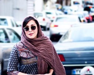 مهتاب کرامتی از بازیگران زن ایرانی با عینک دودی