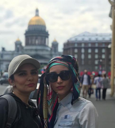 عکس لیندا کیانی در روسیه با دوستش