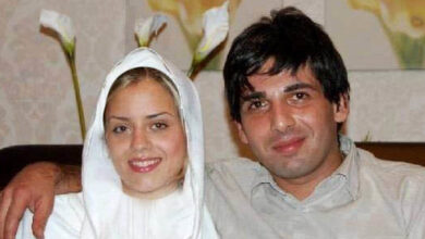 حمید گودرزی و همسرش با شال سفید