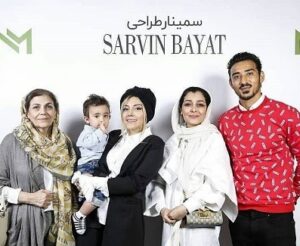 ساره بیات در کنار خواهر و شوهرخواهرش