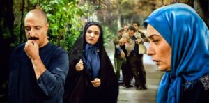 گلاره عباسی، امیر جعفری و آتنه فقیه نصیری در نمایی از سریال شیدایی
