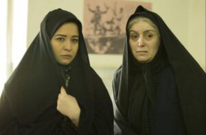 مهراوه شریفی نیا و ژاله صامتی در فیلم درخونگاه