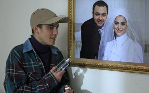 شایسته ایرانی در فیلم آینه های روبرو در نقش تراجنسی