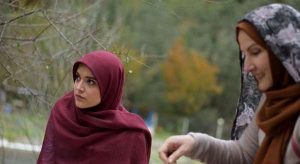 زهرا سعیدی و سارا باقری در فیلم خون بها