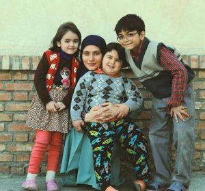 ساناز سعیدی ، یونا تدین و نیوشا علیپور در بچه مهندس