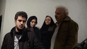 مجتبی پیرزاده و فرید سجادی حسینی و صحرا اسداللهی در فیلم فروشنده