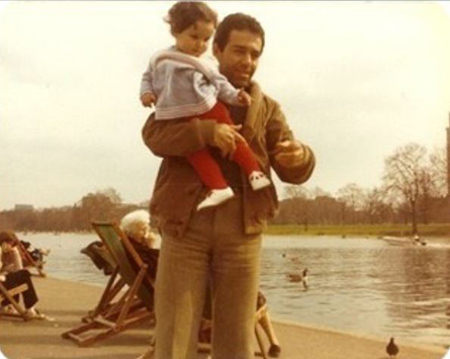 عکس دوران کودکی نازنین بنیادی به همراه پدرش