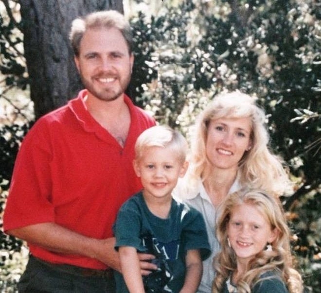 آستین باتلر و خانواده اش